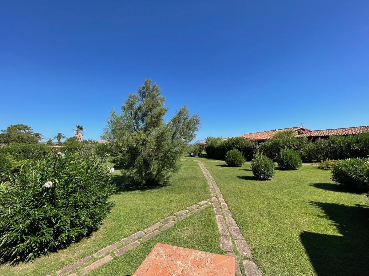 Appartamento In Villaggio, A 150Mt Dal Mare San Teodoro  Dış mekan fotoğraf